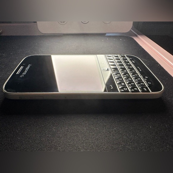 BlackBerry Classic (Bell) - Picture 6 of 6